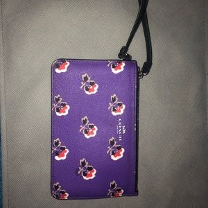 Purple wristlet: coach, size small
